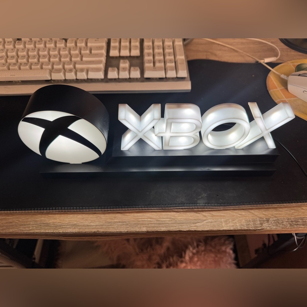 Illuminated XBOX Logo Sign - White and Black